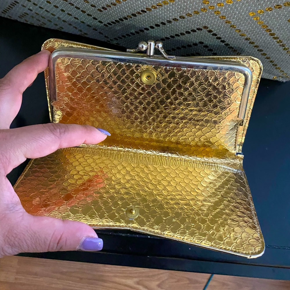 Gold wallet